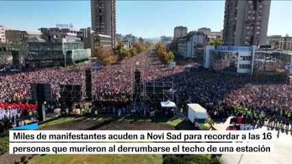 Miles de personas homenajean con 16 minutos de silencio a las 16 víctimas de Novi Sad