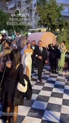 Ιωάννα Τούνη: Η νέα επίσημη εμφάνιση με τον σύντροφό της στον γάμο της φίλης της Στέλλας Πάσσαρη