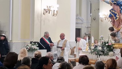 Monte di Procida (NA) - Il sindaco Salvatore Scotto Di Santolo dona alla Madonna Assunta. (01.11.25)