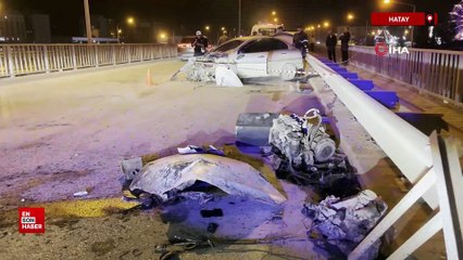 Hatay’da otomobil bariyerlere çarparak hurdaya döndü