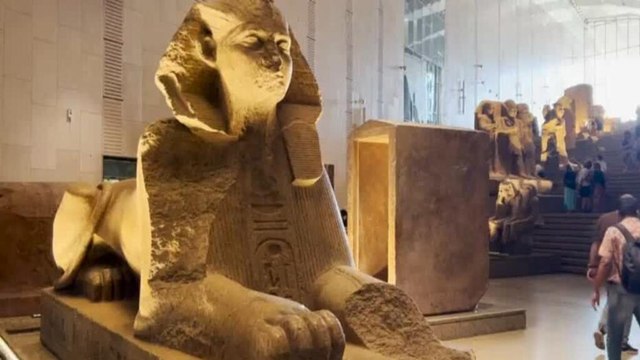 ¿Cuál es el contexto histórico detrás de la inauguración del Gran Museo Egipcio?