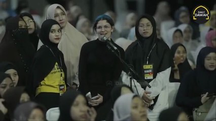 Stuck Between Islam & Christianity – Girl’s Emotional Question to Dr Zakir Naik