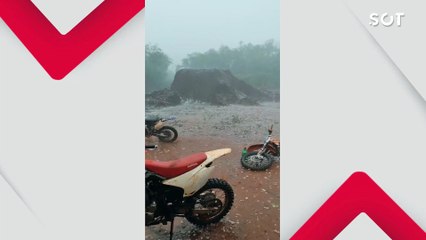 Temporal com granizo transforma ruas em “tapete branco” e causa estragos em Entre Rios do Oeste