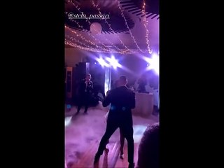 Τούνη: Η παρ' ολίγον τούμπα σε καυτό χορευτικό, τα βατραχοπέδιλα & το pole dancing της νύφης