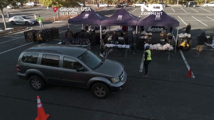 Stati Uniti, centinaia in fila per aiuti alimentari, si teme il blocco dei fondi Snap