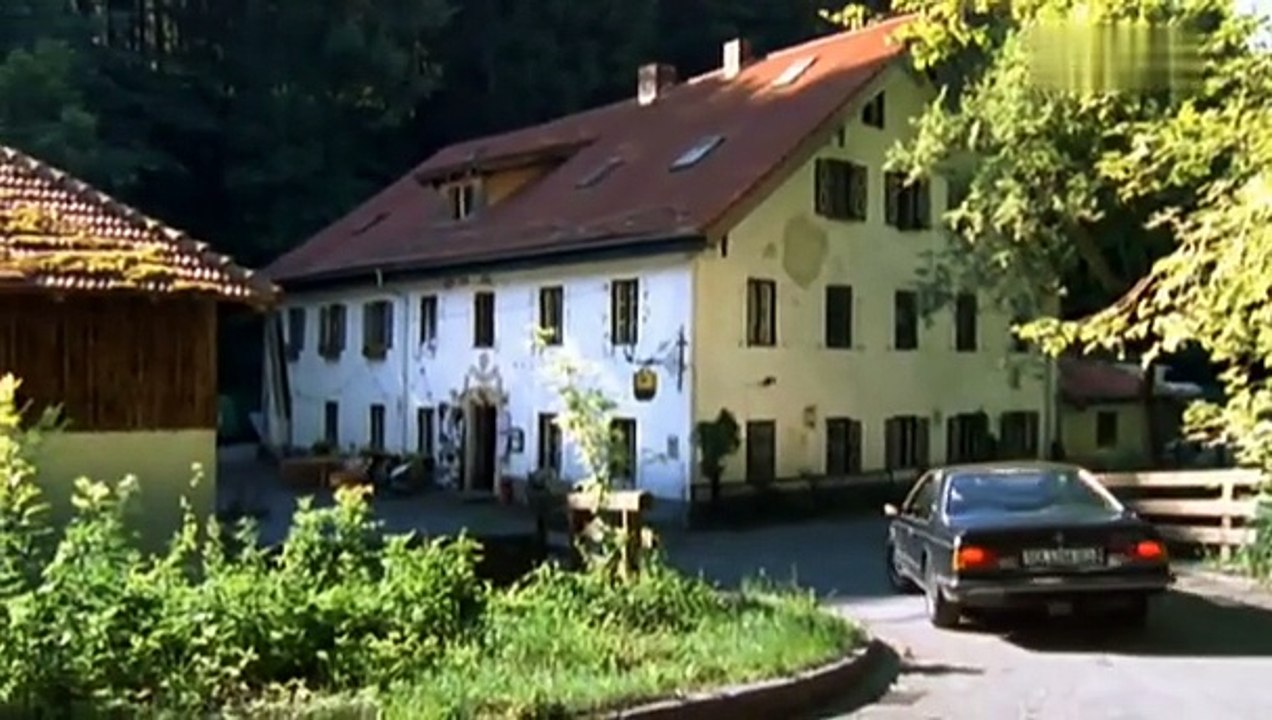 Der Bulle von Tölz E66-Der Zauberer im Brunnen