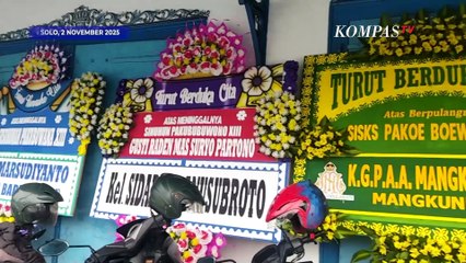 Karangan Bunga Jokowi & Gibran, Wafatnya Raja Keraton Surakarta Pakubuwono XIII