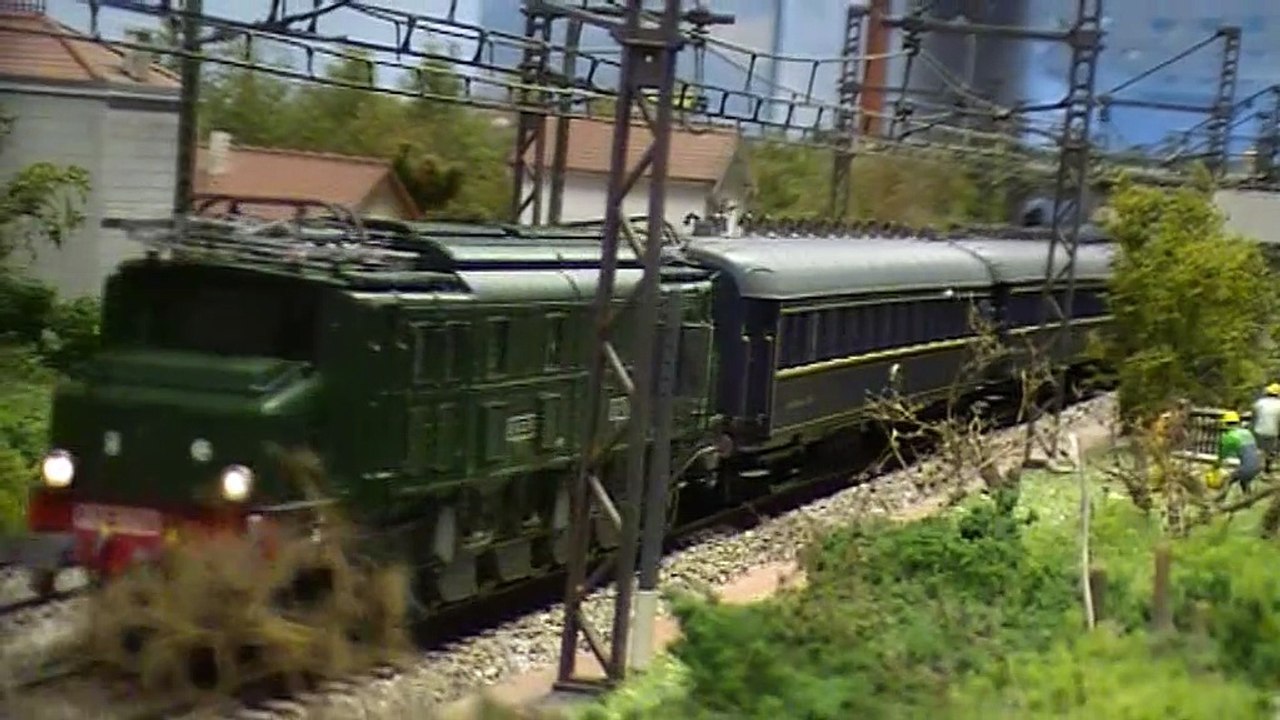 Compilation de circulations de trains sur le réseau du Modélisme Ferroviaire Coutras 33 tout au long de l'année 2019