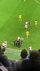 Sergen Yalçın, çılgına döndü: Su şişesine tekme atınca kırmızı kart gördü