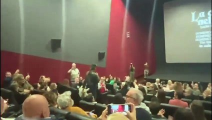 Lucio Corsi presenta il suo film-concerto: "La chitarra nella roccia"