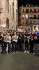 Víctimes de la gota freda es concentren davant la Generalitat en espera de la dimissió de Mazón