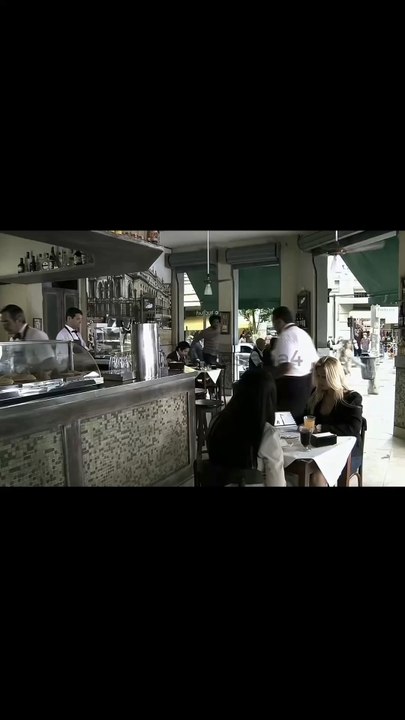 Rita wait for didiu to eat together