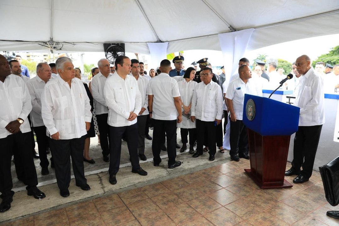 Presidente Mulino encabeza ceremonia en memoria de los próceres y mártires de Panamá