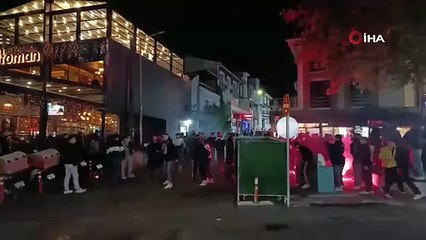 Derbi kavgası kanlı bitti; ortalık savaş alanına döndü, çok sayıda yaralı var!