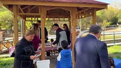 Vali Özarslan vatandaşın sofrasına konuk oldu