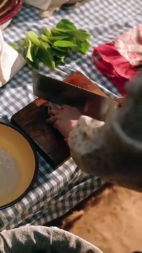 The story concludes with her being so strong that no one in the village dared to marry her. Frustrated, she took in a capitalist's son she'd picked up as her husband. From then on, they lived a sweet and blissful life together. #PopularShortDrama #SweetRo