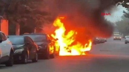 Öğrenci servis minibüsünde çıkan yangın, otomobile sıçradı