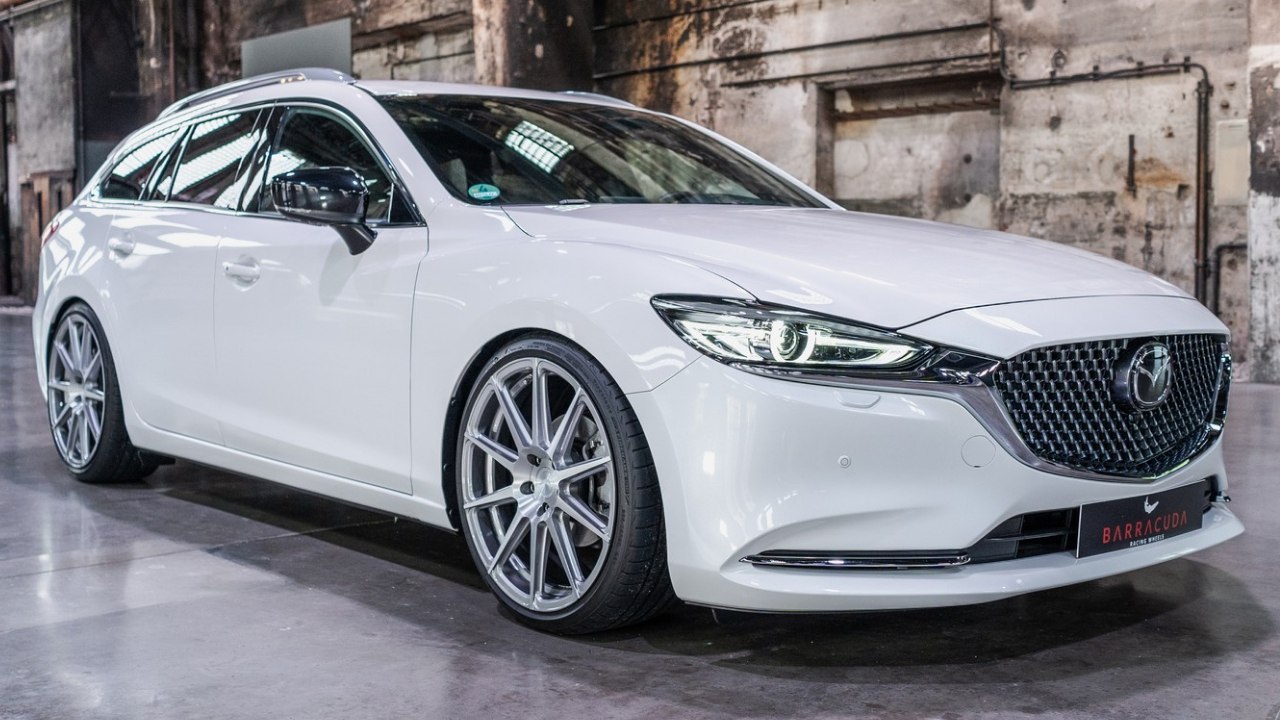 Mazda 6 mit ST suspensions und Barracuda Ultralight Felgen