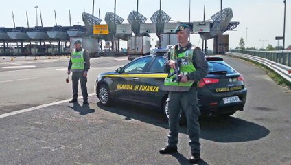 Abiti rumeni spacciati per "made in Italy": smantellato giro da milioni, cinque denunciati (03.11.25)