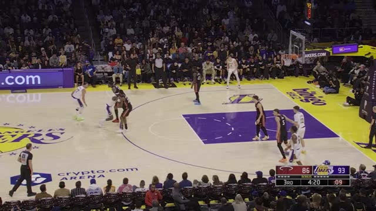 Lakers - Dončić fait danser Adebayo lors de la victoire contre Miami