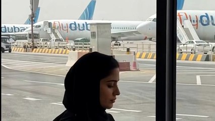 ✈️☕ She Swiped “Don’t Be Late”… Then Smiled 😏