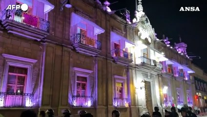 Sindaco assassinato in Messico, tensioni manifestanti-polizia a Morelia