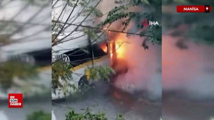 Manisa’da servis aracı alev aldı: Sürücü 13 öğrenciyi son anda kurtardı