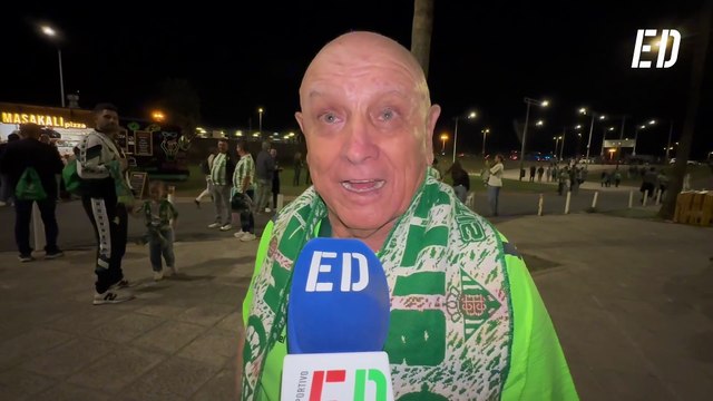 Este es Vicente, uno de los socios béticos más veteranos: Gracias a esta afición, el Real Betis no ha podido desaparecer