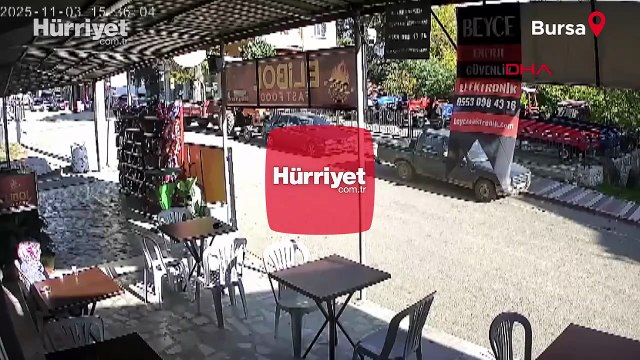 Balıkesir'deki 4.9'luk deprem Bursa'da hissedildi! Deprem anı kamerada