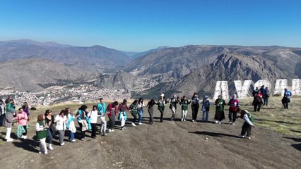 Dağın zirvesine yazıldı! Hollywood değil “Amasya”   