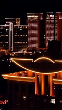 After enduring five years of torture in prison, she made a high-profile appearance at her scumbag sister's banquet upon her release. Facing her sister and her sycophants, she meticulously planned and made them taste the bitterness of humiliation and torme