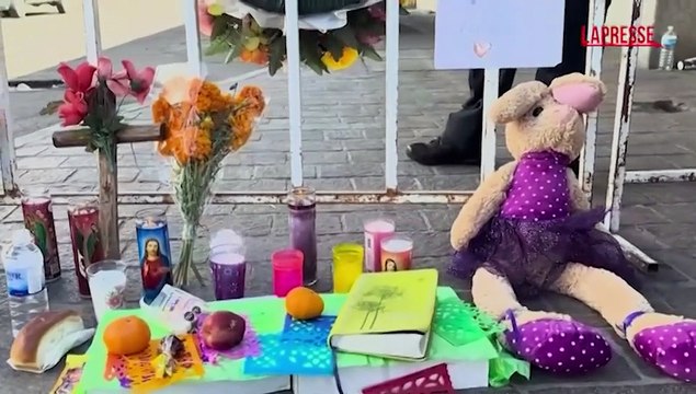 Messico, incendio mortale a Hermosillo: fiori e candele sul luogo della strage
