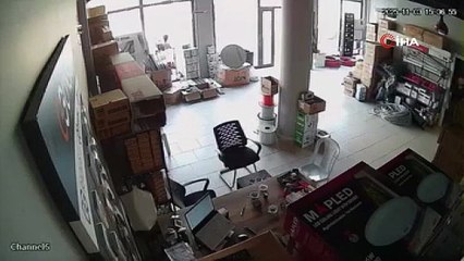 Bursa’daki deprem paniği kamerada