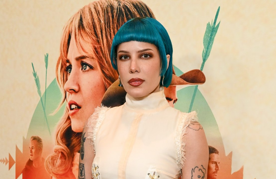 Halsey im Krankenhaus: Nach 'kleinem Notfall' eingeliefert – sie tritt dennoch in Boston auf