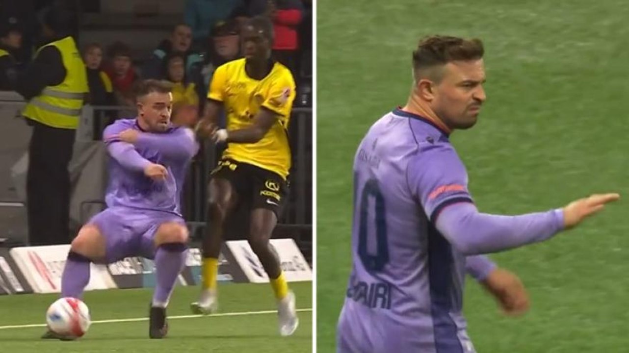 Shaqiri perde la testa: gomitata all'avversario, ma l'arbitro...