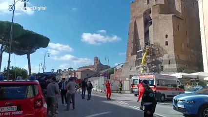 Se derrumba parte de la Torre dei Conti en Roma: cuatro operarios rescatados
