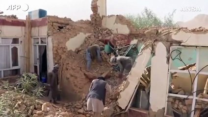 Terremoto in Afghanistan, bilancio di almeno 20 morti e oltre 300 feriti
