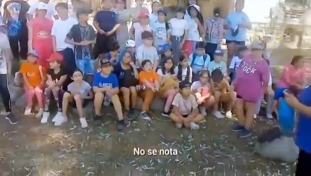Obligan a un grupo de niños y niñas a gritar ¡Gracias Martín Menem