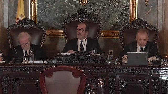 El Supremo pregunta al fiscal general si filtró el correo del novio de Ayuso y este responde que No .