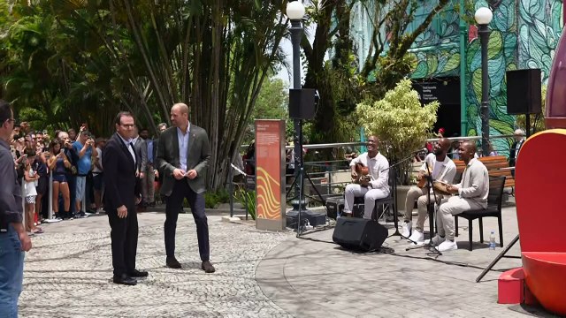 Prince William greeted by Rio mayor at Sugarloaf Mountain