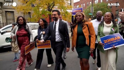 Chi è Zohran Mamdani, il favorito nella corsa a sindaco di New York