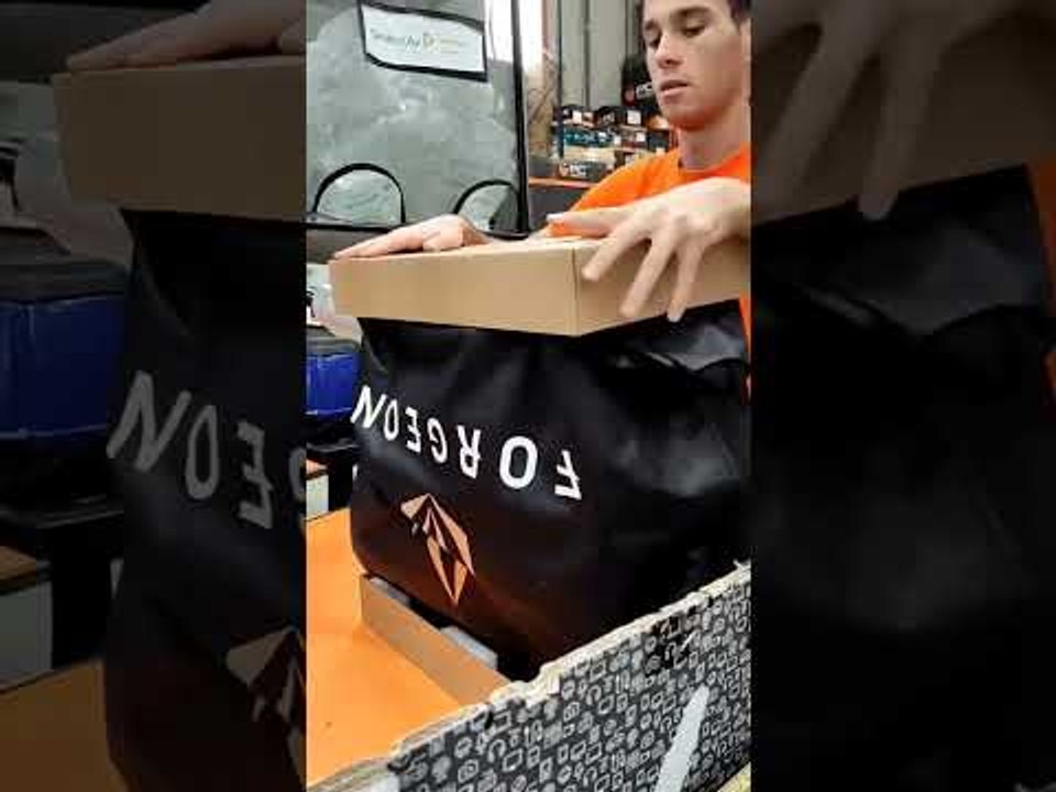 🧑‍🔧 ¿Cómo empaquetamos un PC en PcComponentes? 🔒#PcComponentes #shorts #viral