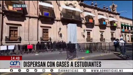 🚨¡Última Hora! Policías lanzan gases frente a Palacio de Gobierno para dispersar manifestantes