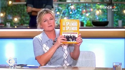 "Nous avons un gros chèque" : Ce beau geste de Thierry Lhermitte et du Splendid pour leur dernier projet en commun un an après la mort de Michel Blanc