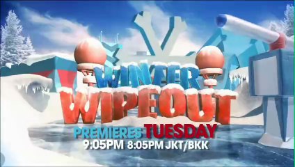 Winter Wipeout - Big Red Balls!