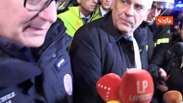 Crollo Torre dei Conti a Roma, Gualtieri: Ora speriamo che l'operaio estratto vivo ce la faccia