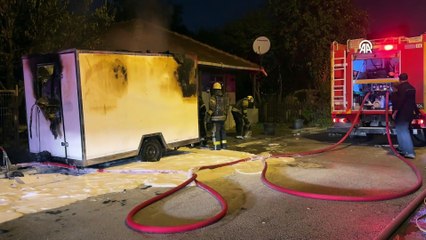 Başiskele'de faciaya ramak kala! Gece yarısı patlayan tüp karavanı küle çevirdi