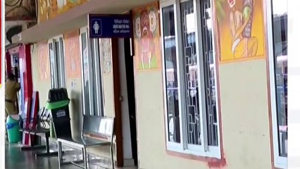 'ബാ​ഗും ഫോണും എടുത്ത് വെക്കൂ, നഷ്ടപ്പെടാൻ സാധ്യതയുണ്ടെന്ന് പറഞ്ഞപ്പോൾ കയ്യേറ്റം ചെയ്തു'