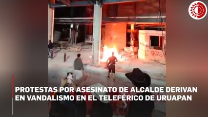 Protestas por asesinato del alcalde Carlos Manzo derivan en vandalismo en Uruapan