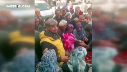 Ücretsiz hamsi dağıtımında izdiham